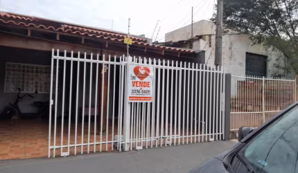 Casa à Venda no Jardim Bandeirantes com 3 quartos e Armários Planejados