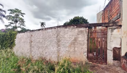 Terreno com 318m² declive à venda no Jardim Império do Sol