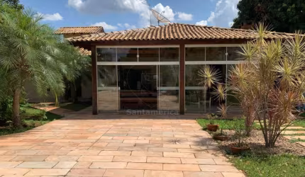 Casa à Venda no Jardim Itatiaia, Londrina - 2 Quartos, Ótima Localização!