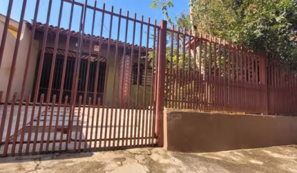 Casa à venda com 3 dormitórios no Bairro Luiz de Sá