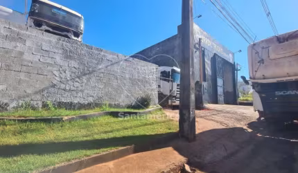 Terreno comercial com 900m² para venda em Cambé.