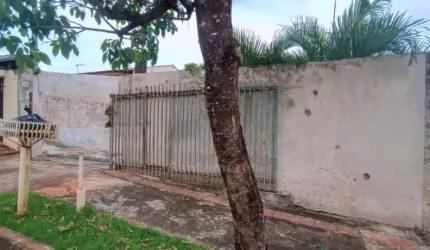 Casa à Venda com 3 quartos sendo 1 suíte na Região Leste