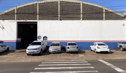 Barracão de 1.228m² à venda na região Leste de Londrina