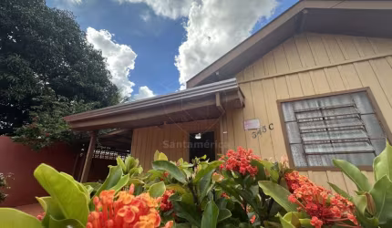 Casa à Venda com 3 Dormitórios Próximo à Prefeitura de Londrina