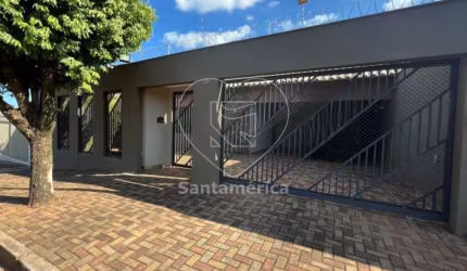 Casa à Venda com 3 Dormitórios, 1 Suíte, Próxima ao Shopping Norte de Londrina