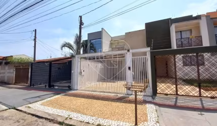 Casa à Venda em Londrina com 3 Dormitórios 1 Suíte e Sacada