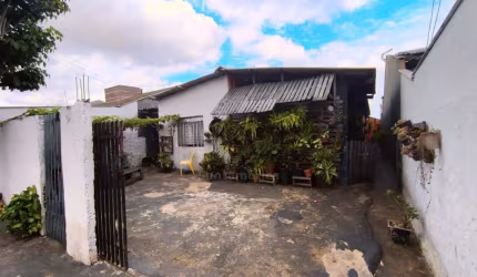 Casa à Venda na Região Leste de Londrina com 3 dormitórios sendo 1 suíte