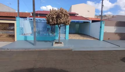 Casa à Venda com Piscina Jardim Itapoá