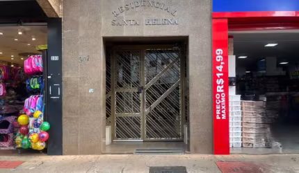 Apartamento à Venda no Edifício Santa Helena na Região Central.