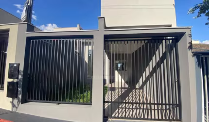 Casa geminada à venda com 2 dormitórios sendo 1 suíte em Londrina