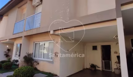 Casa à venda com 109m² privativos em condomínio na região Oeste