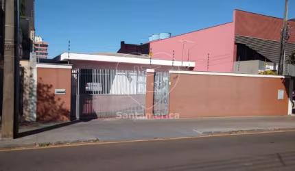 Casa à venda no Centro próximo ao Hospital Santa Casa