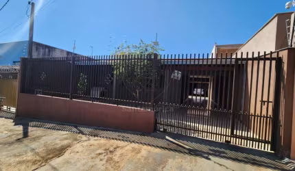 Casa com 2 Dormitorios e Churrasqueira no Quintal