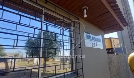 Apartamento mobiliado com 2 dormitórios no Edifício Abel Chimentão