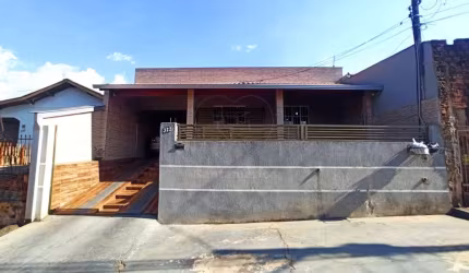 Casa de 160m² Para Venda com Churrasqueira