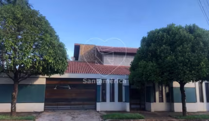 Casa com 3 dormitórios e suíte de 310m² no Santa Mônica
