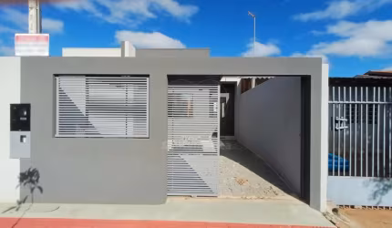 Casa Assobradada Nova com 3 Dormitórios e Suíte