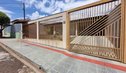 Casa à Venda com suíte no bairro Moradias do Cabo Frio