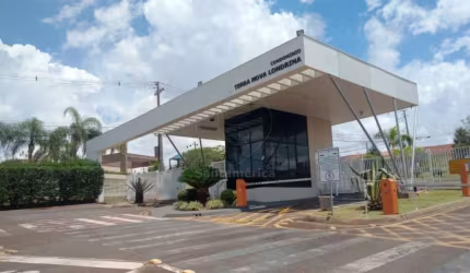 Casa com 3 Dormitórios e 1 Suíte em Condomínio Fechado