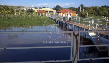 Chácara em Primeiro de Maio, com vista para o rio, tendo 595 m² de area util.