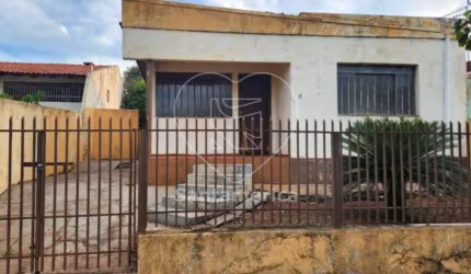 Casa próxima ao centro de Londrina com 253m² de terreno