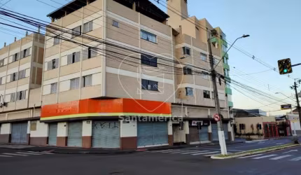 Sala comercial a venda e locação na região central esquina com a Rua Brasil em frente ao super Muffato