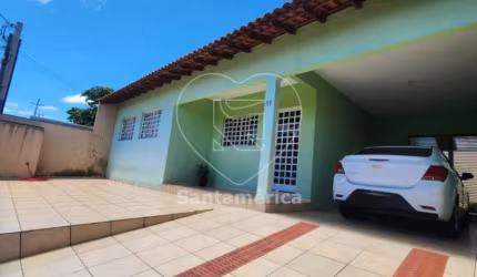 Casa com 3 dormitórios  à venda no Bandeirantes
