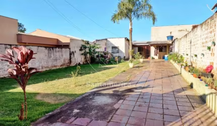 Terreno à venda com 115m² na região Leste de Londrina.