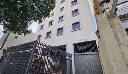 Apartamento à venda no Edifício Chanceller com 3 quartos, sendo 1 suíte no Centro de Londrina