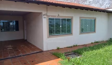 Casa para alugar e venda próxima ao Norte Shopping com 2 Suítes e 1 Dormitório.