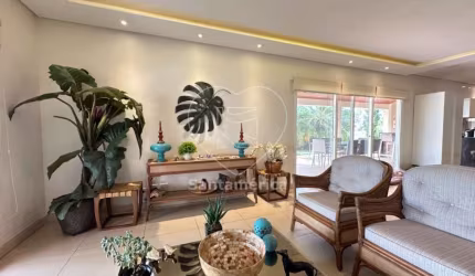 Casa em condomínio com 243,59m² privativos para venda em Cambé