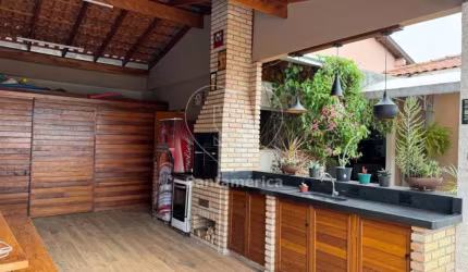 Casas com 400m² para venda em Londrina