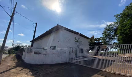 Galpão para locação na região Leste de Londrina com 20 vagas de garagem