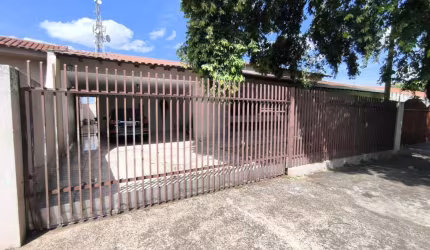 Casa à venda no Jardim Sabará I com 3 quartos sendo 2 suítes