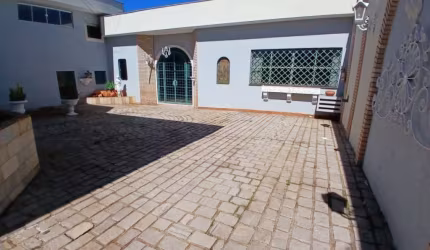 Casa com piscina e 1 quarto para alugar próximo ao Aeroporto de Londrina