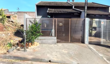 Casa geminada com 2 quartos e cozinha planejada para locação