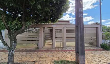 Casa para alugar com 3 dormitórios, sendo 1 suíte, na região sul de Londrina.