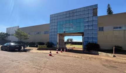 Barracão comercial para locação próximo a região do Parque Ney Braga e Sociedade Rural do Paraná