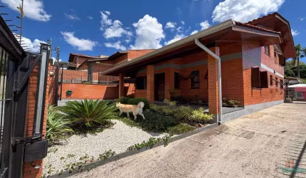 Casa com 3 quartos à venda na João Albe, 821, Ana Rech, Caxias do Sul por R$ 1.395.000