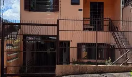 Casa com 3 quartos à venda na Rua Angelina Cipriani, 248, Cidade Nova, Caxias do Sul por R$ 620.000