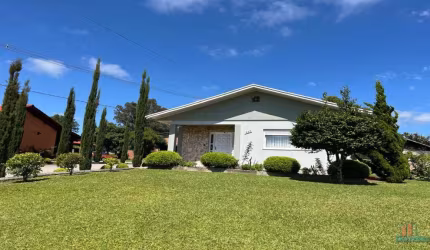 Casa com 3 quartos para alugar na Rua Ludovico Cavinato, 288, Nossa Senhora da Saúde, Caxias do Sul por R$ 5.000