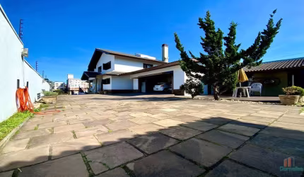 Casa com 4 quartos à venda na Rua Adair Bolson, 555, Cinqüentenário, Caxias do Sul por R$ 1.380.000