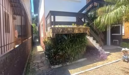 Garagem para alugar na Rua Nossa Senhora Aparecida, 578, Medianeira, Caxias do Sul por R$ 1.700