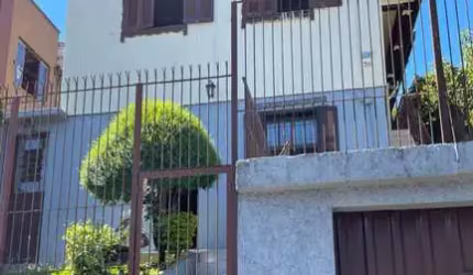 Casa com 3 quartos à venda na Rua Padre Nóbrega, 36, Rio Branco, Caxias do Sul por R$ 390.000