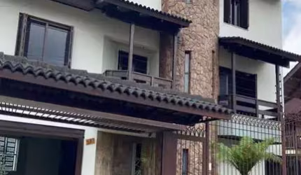 Casa com 5 quartos à venda na Rua Angelo Segalla, 527, Petrópolis, Caxias do Sul por R$ 1.490.000