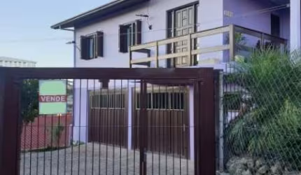 Casa com 3 quartos à venda na Pedro Benjamin Stalivieri, 2505, Cristo Redentor, Caxias do Sul por R$ 580.000
