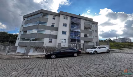 Apartamento com 2 quartos para alugar na Fermino Stallivieri, 163, Charqueadas, Caxias do Sul por R$ 2.500