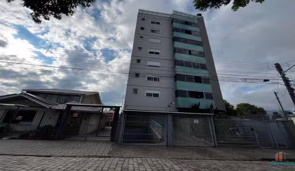 Apartamento com 2 quartos para alugar na Rua Mozart Antônio da Silva, 269, Charqueadas, Caxias do Sul por R$ 2.900