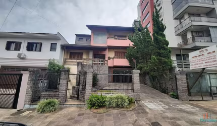 Casa com 3 quartos à venda na Rua João Alcino Sturmer, 663, Santa Catarina, Caxias do Sul por R$ 2.750.000