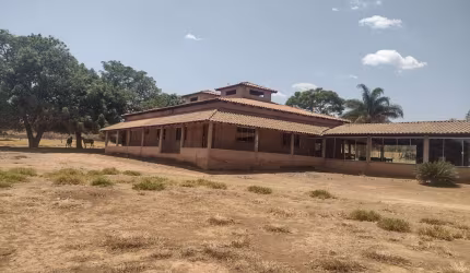Chácara / sítio com 4 quartos à venda